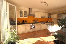 Appart T4 96m2, 3 chambres, balcon, cave, faibles charges.