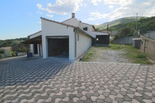 Maison 6 p, 114m2, 2 garages, cave, terrain 990m2