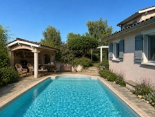 Maison familiale avec piscine au cœur de Savigneux (01480)