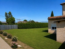 Maison de caractère avec piscine et annexe, au calme 
