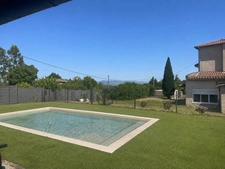 Maison de caractère avec piscine et annexe, au calme 