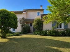 Maison familiale avec piscine au cœur de Savigneux (01480)