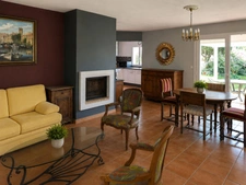 Maison familiale avec piscine au cœur de Savigneux (01480)