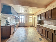 Grande maison de famille avec dépendances