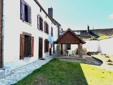 Grande maison de famille avec dépendances