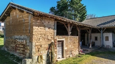 Ancien corps de ferme à rénover