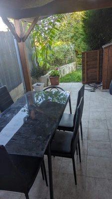 Maison spacieuse avec 3 grandes chambres et garage double dans secteur très calme