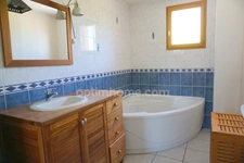 Maison à vendre avec 4 chambres, véranda et garage double à 8 km de Rioz 