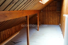 Maison spacieuse avec 3 grandes chambres et garage double dans secteur très calme