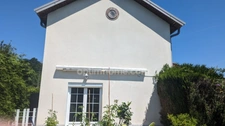 Maison spacieuse avec 3 grandes chambres et garage double dans secteur très calme