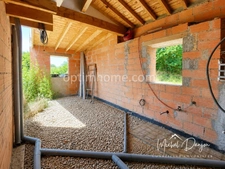 Ancienne ferme de caractère sur 6 000 m² de terrain à Lanta