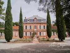 TOULOUSE SUD-EST - CHATEAU XVIIIe RENOVE - 680 m² - PARC 14000 m² - CALME - PISCINE - CHAMBRES D'HOTES 