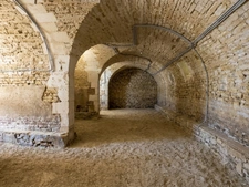 Ancien corps de ferme avec vue sur un chanteau du 16ème 