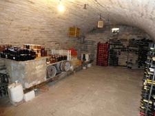 Ancien corps de ferme avec vue sur un chanteau du 16ème 