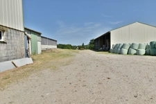 maison à rénover avec hangars sur 5,2 hectares