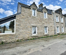 Propriété de 5 chambres, avec garage sur 1,14 hectares.