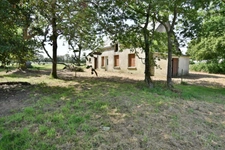 maison à rénover avec hangars sur 5,2 hectares
