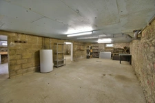 Charmante maison des années 40 avec longére à rénover et hangar sur 5600 m²