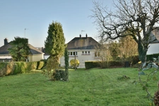 Maison à rafraichir sur jardin de 695m²
