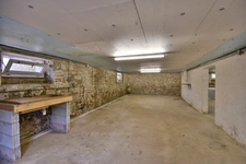 Charmante maison des années 40 avec longére à rénover et hangar sur 5600 m²