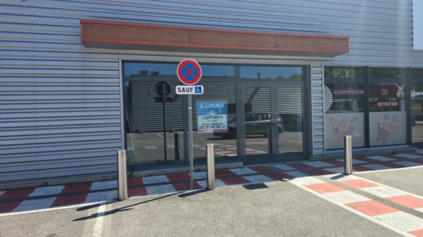 Cellule commerciale à louer proche de CHALON SUR SAONE (71)