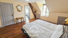 Maison en pierre à vendre 8 pièces avec piscine sur 3100 m² de terrain.