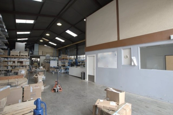 Dpt Saône et Loire (71), à louer CHALON SUR SAONE Ateliers et Bureaux 
