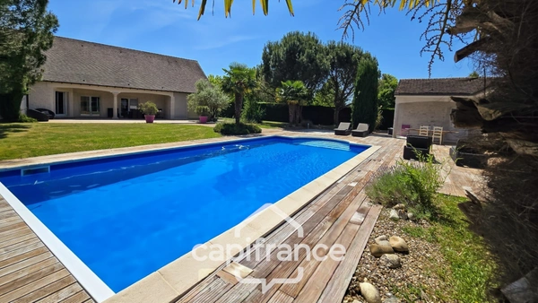 CHALON SUR SAONE, Villa 370 m², 11 pièces, piscine, dépendances sur 3325 m² de terrain