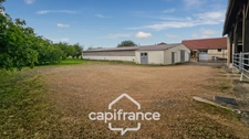 A vendre Maison en pierre de 9 pièces 180 m² avec dépendances de 880 m² sur terrain de 3692 m² (71100)