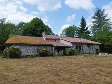 Jolie maison de campagne en pierre à 15 minutes de l'étang de st estèphe