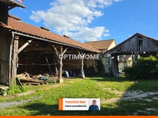 Un ensemble : De deux maisons  d'habitations sur 4200m2
