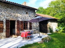 Jolie maison de campagne en pierre à 15 minutes de l'étang de st estèphe