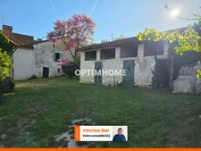 Un ensemble : De deux maisons  d'habitations sur 4200m2