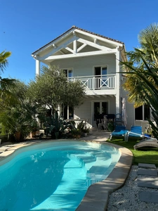Maison ossature bois avec piscine d'une surface habitable de 132m2 située à Périgueux.