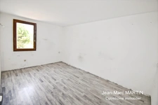 À vendre à Houplines : maison 4 pièces de 83 m² avec garage, idéale pour un projet de rénovation