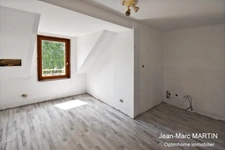 À vendre à Houplines : maison 4 pièces de 83 m² avec garage, idéale pour un projet de rénovation