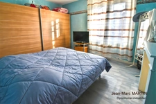 Maison de ville de 92m²- 4 chambres avec terrasse et jardin à Tourcoing – Calme, très bon état et accès rapide aux grands axes.