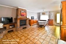 À vendre à Carnin, maison individuelle de 115 m² avec 3 chambres, terrasse sud-ouest et garage
