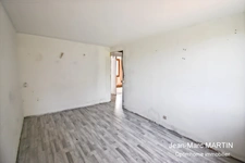 À vendre à Houplines : maison 4 pièces de 83 m² avec garage, idéale pour un projet de rénovation