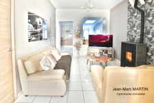 Maison de ville de 92m²- 4 chambres avec terrasse et jardin à Tourcoing – Calme, très bon état et accès rapide aux grands axes.