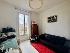 Maison familiale près des bords de Marne