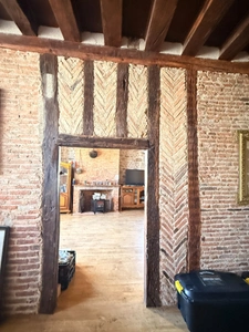 OPPORTUNITE ! Restaurant de caractère avec fonds et murs, adresse emblématique, à vendre au coeur de Guéret 415 000 €