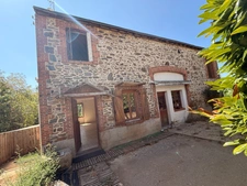 EN EXCLUSIVITE ! Authentique bâtisse en pierre 93m², sur près d'un hectare de terrain bordé par la rivière 79 900 €