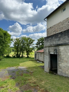 En exclusivite ! Maison de village, 300m², 10 chambres avec dépendances sur 3489m² de terrain 178 500 €
