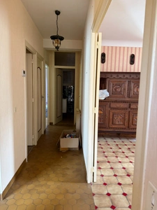 Pavillon sur sous sol, 118m², 3 chambres avec véranda sur 2721m² de terrain 128 000 €