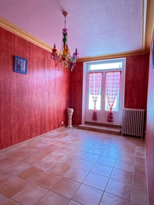 En exclusivite ! Maison de village, 300m², 10 chambres avec dépendances sur 3489m² de terrain 178 500 €