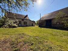 EN EXCLUSIVITE ! Propriété avec maison d'habitation 87m², dépendances sur 13 600m² de terrain 148 000 €