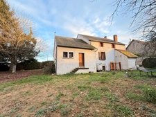 EN EXCLUSIVITE ! Maison en pierres de 141m², 3 chambres, garage double sur terrain de 1633m² 139 900 €