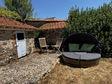  Manoir de 170m² avec son annexe de 50m² et ses dépendances sur terrain de 3 423m² 244 000 €