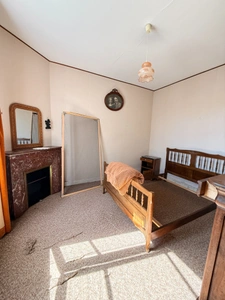 EN EXCLUSIVITE ! Maison en pierre de 136m², 2 garages sur terrain de 950m² 71 500 €